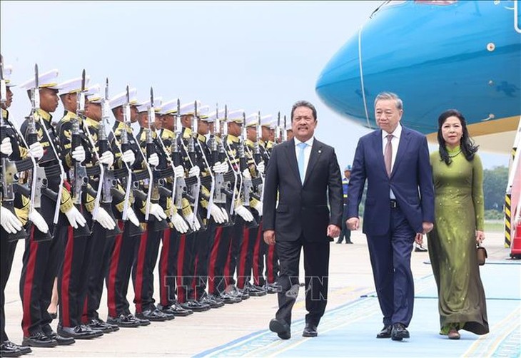 Sekjen To Lam Tiba di Jakarta, Memulai Kegiatan-Kegiatan dalam Kunjungan Kenegaraan di Indonesia dan Kunjungan Resmi ke Badan Sekretariat ASEAN  - ảnh 1