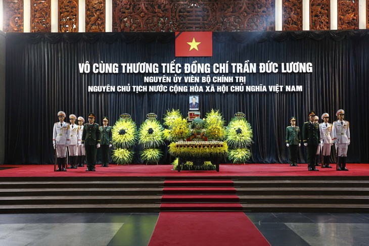 Upacara Berziarah Mantan Presiden Tran Duc Luong Dimulai  - ảnh 1