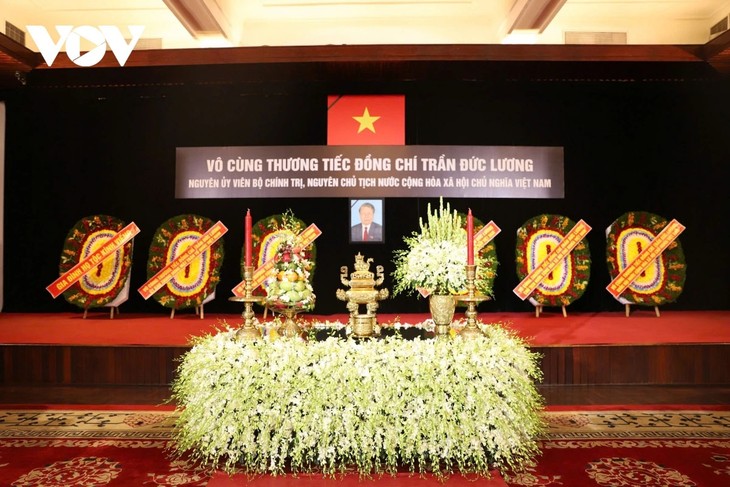 Upacara Berziarah Mantan Presiden Tran Duc Luong Dimulai  - ảnh 7