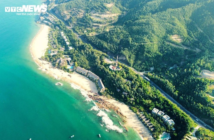Jalan-Jalan di Pesisir Pantai yang Indah seperti Lukisan di Provinsi Binh Dinh - ảnh 5