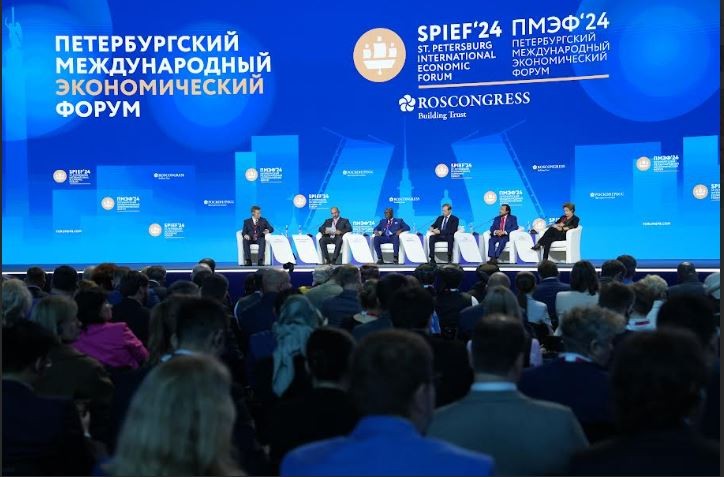 20.000 Wakil Peserta Forum Ekonomi Internasional St.Petersburg ke-28 - ảnh 1
