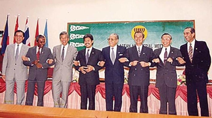 Vietnam – 30 Tahun Berintegrasi dan Berkembang Bersama dengan ASEAN - ảnh 1