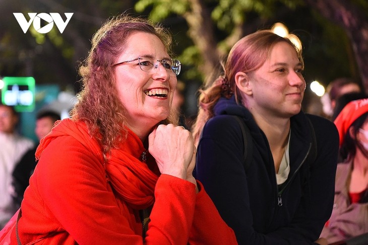 Suasana Perayaan Hari Raya Tet di Vietnam - ảnh 2