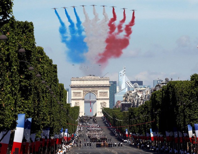 Défilé du 14 juillet: les soldats américains ouvrent la marche - ảnh 1