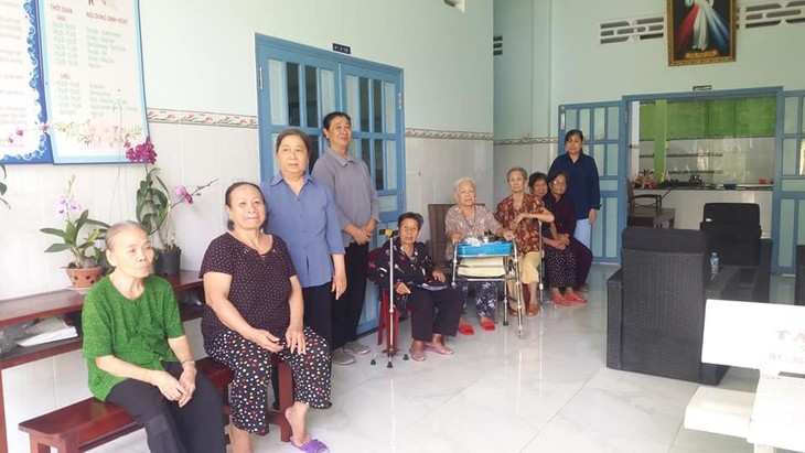 Nursing home for single elderly people - ảnh 2