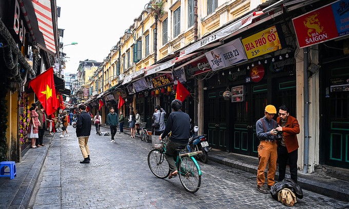 Projected relocation of 210,000 residents to decongest downtown Hanoi - ảnh 1