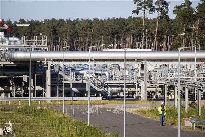 Russia vows retaliation after US authorizes new Nord Stream 2 sanctions - ảnh 1