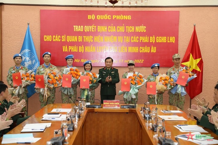 Vietnam sends 7 more officers to UN peacekeeping missions - ảnh 1