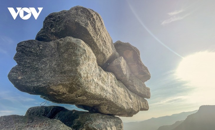 Stunning beauty of Chong Mountain in Quang Ninh province - ảnh 3