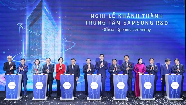 Samsung opens its largest regional R&D center in Vietnam - ảnh 1