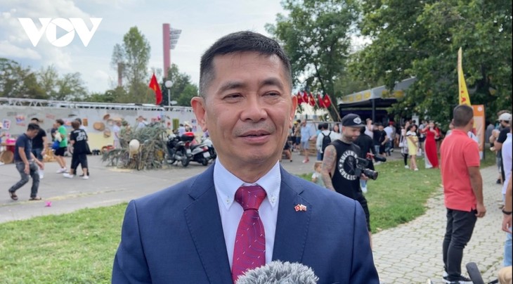 Vietnamese community recognized as 14th ethnic minority of Slovakia - ảnh 1