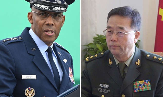 US, China top military officials speak for first time in over a year - ảnh 1