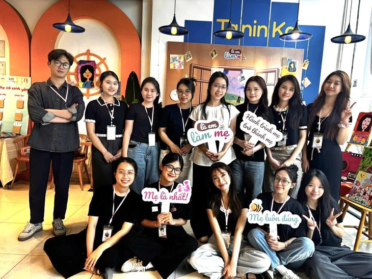 “She was once a girl” exhibit – a journey of motherhood - ảnh 3