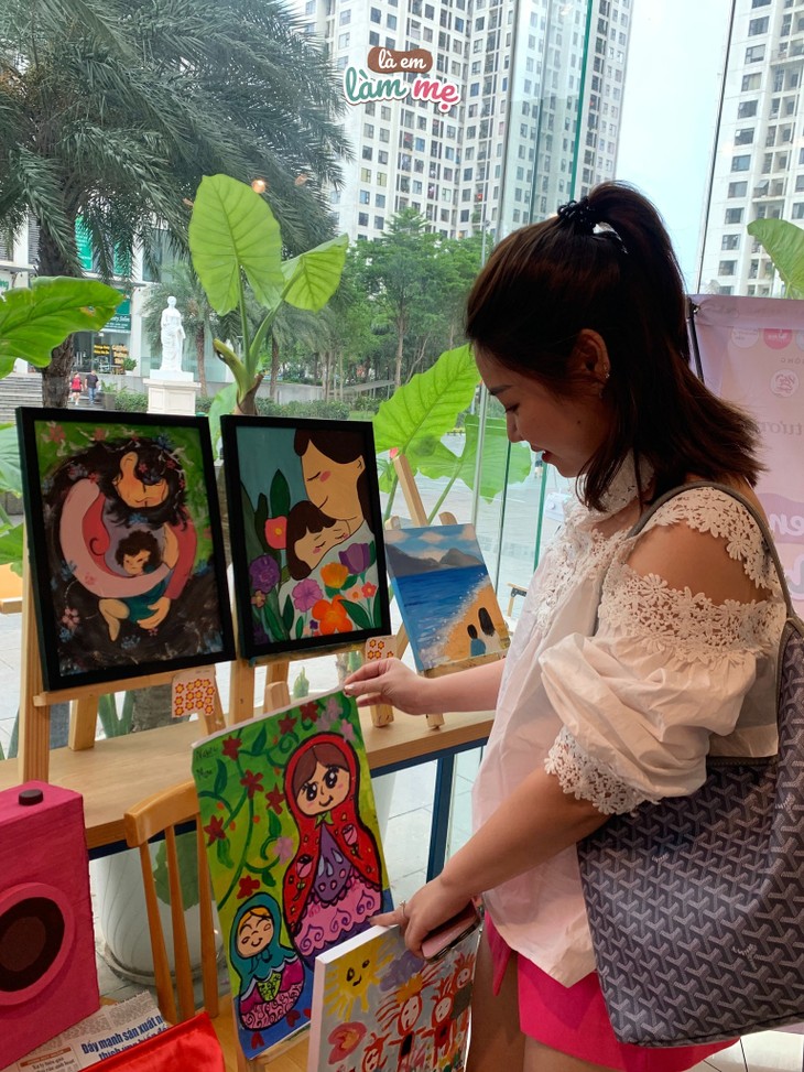 “She was once a girl” exhibit – a journey of motherhood - ảnh 7