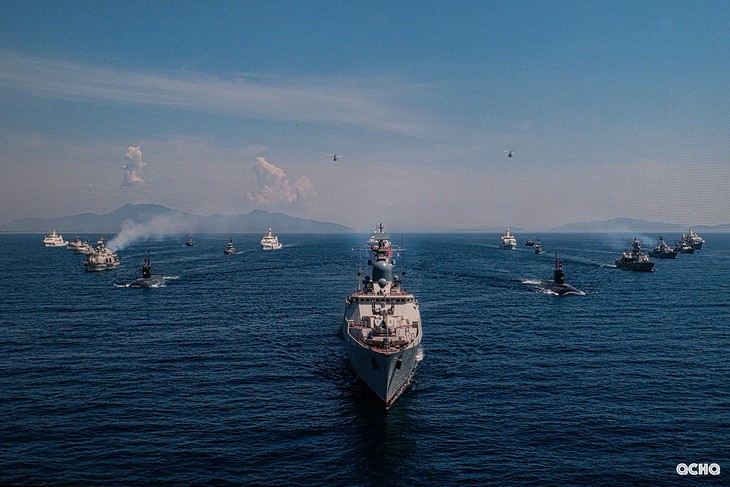 Naval parade shows power of will and faith  - ảnh 2