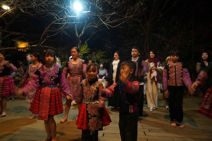 Returning to the Village: Where travel becomes memory - ảnh 4