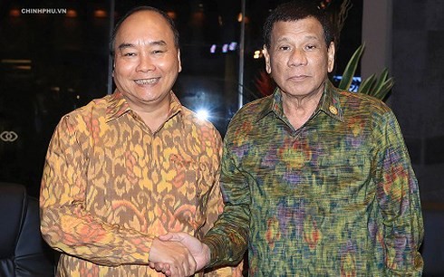 PM Vietnam, Nguyen Xuan Phuc bertemu dengan Presiden Filipina - ảnh 1