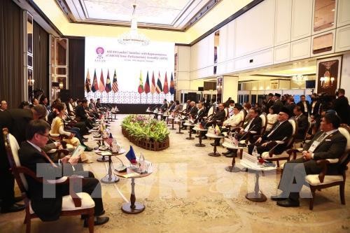 ASEAN mendorong supaya perdagangan menjadi kondusif - ảnh 1