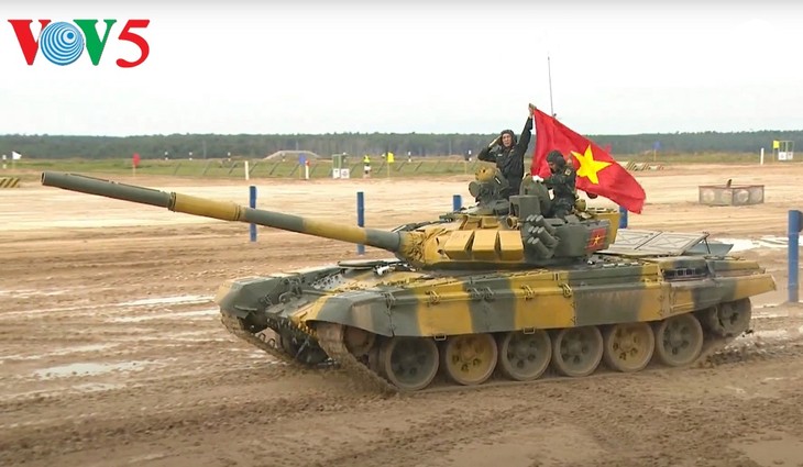 Tim tank Vietnam mencapai garis finis pertama pada hari keberangkatan tentara di Army Games - ảnh 1