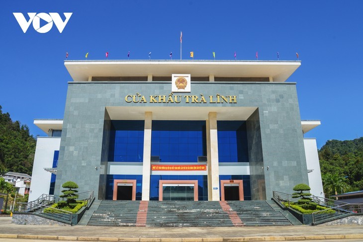 Tiga Terobosan Strategis yang Mengesankan bagi Perubahan Wajah Provinsi Cao Bang - ảnh 10