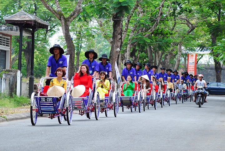 Perkenalan Sepintas tentang Beberapa Makanan Vietnam yang Terkenal di Dunia dan Becak Hue - ảnh 4