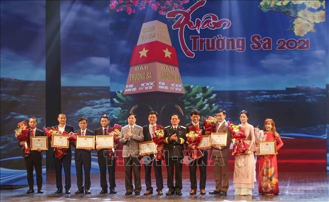 Program Kesenian “Musim Semi Truong Sa” 2021 yang Khas - ảnh 1