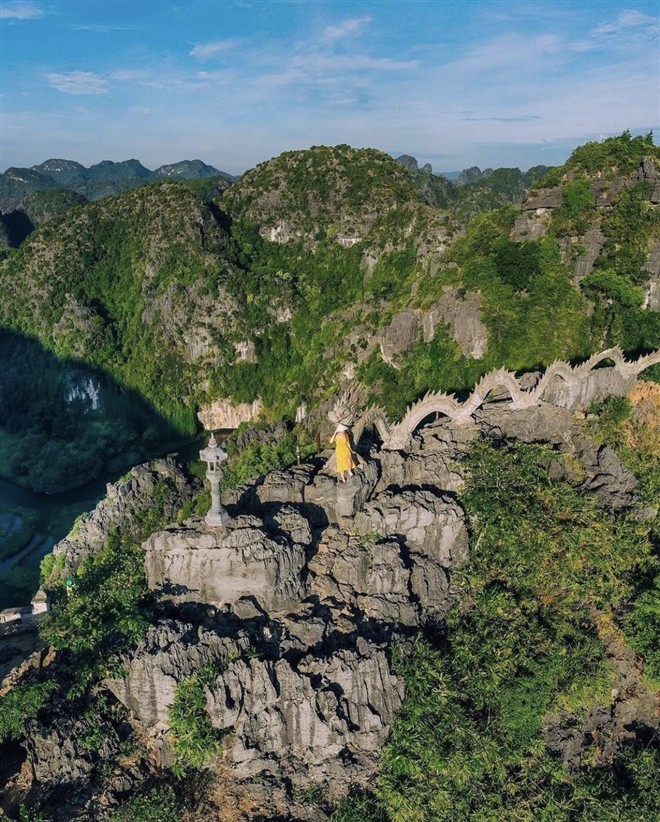 Tiga destinasi wisata di Provinsi Ninh Binh Seindah Dongeng  yang Menarik Kalangan Muda pada Hari Raya Tet 2021 - ảnh 3