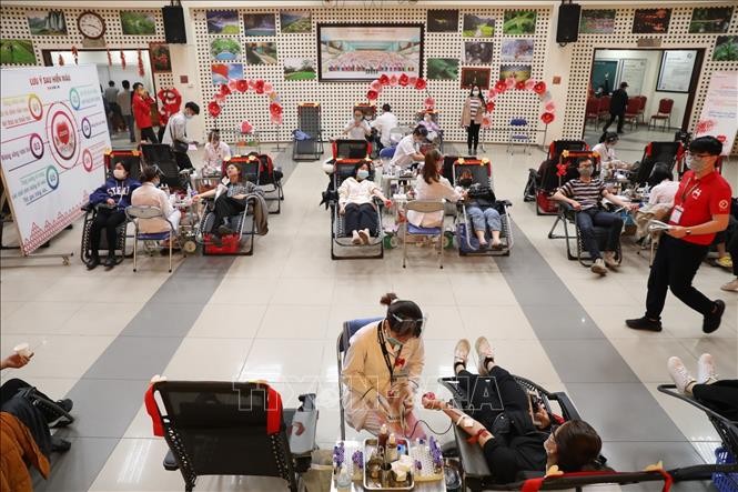 Festival “Musim Semi Merah” 2021 Terima Lebih Dari 8.300 Unit Darah, Melampaui Rencana yang Ditetapkan - ảnh 1