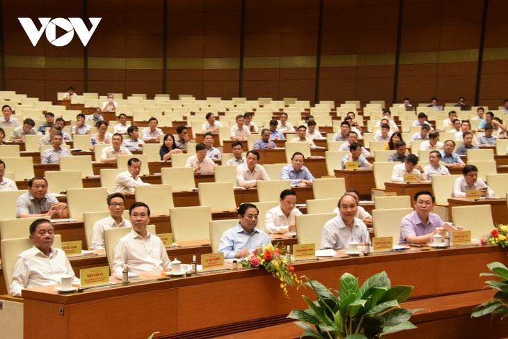 Konferensi Nasional untuk Teliti, Belajar, dan Camkan Resolusi Sidang Pleno ke-5, Angkatan XIII - ảnh 1