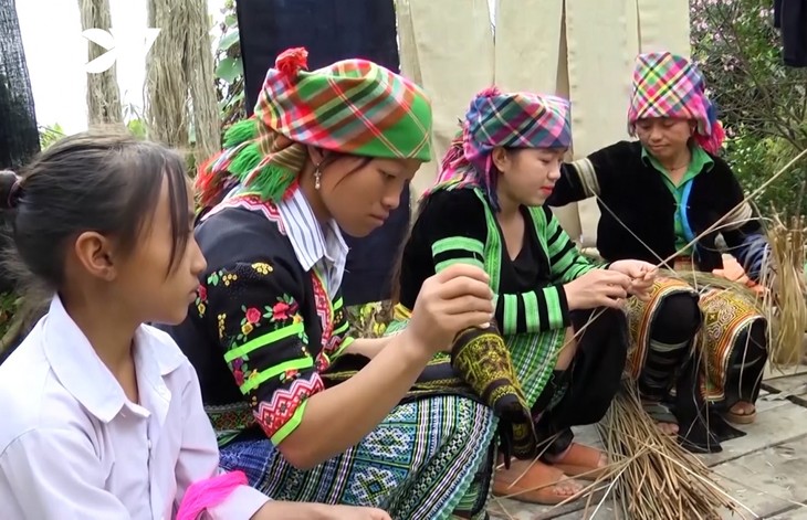 “Dukuh Bahagia” di Daerah Pegunungan Yen Bai - ảnh 2