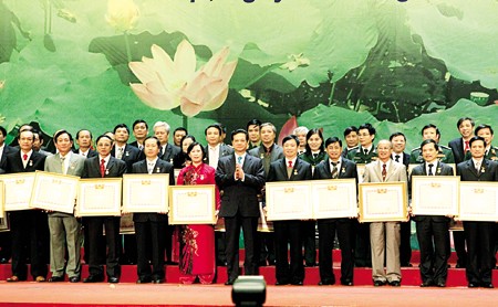 Hanoi feiert den Tag der vietnamesischen Ärzte - ảnh 1