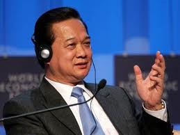 Premierminister Nguyen Tan Dung besucht ASEAN-China-Messe  - ảnh 1