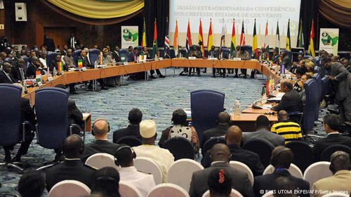 Ecowas-Länder entscheiden über Militäreinsatz für Nordmali  - ảnh 1