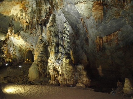 Die Schönheit der Thien Duong-Höhle - ảnh 12