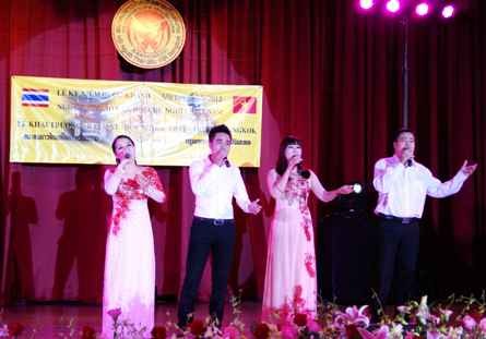 Festlichkeiten zum Nationalfeiertag im In- und Ausland - ảnh 3