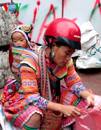 Der Markttag im Hoang Su Phi - ảnh 10