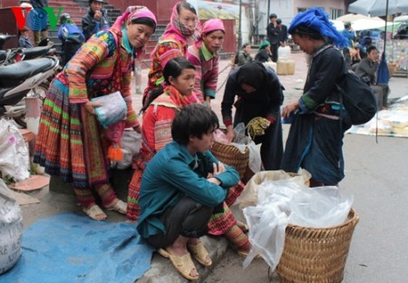 Der Markttag im Hoang Su Phi - ảnh 3