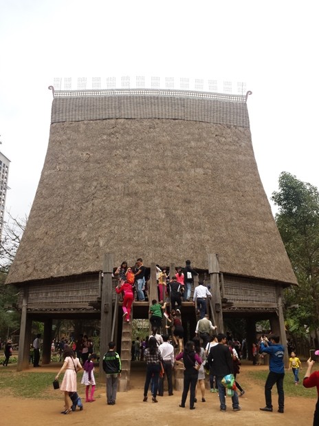 Feierlichkeiten zum Tetfest im ethnologischen Museum - ảnh 3