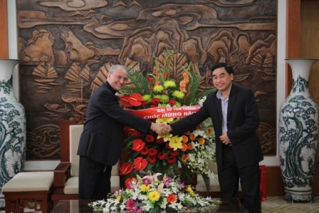 Päpstlicher Repräsentant besucht die Provinz Kon Tum - ảnh 1