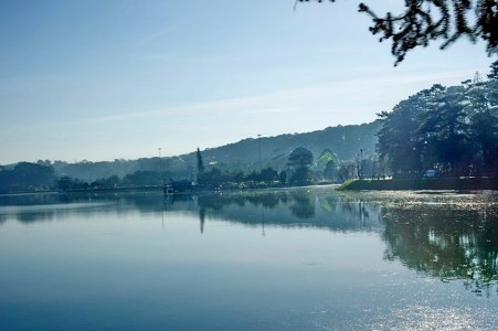 Schöner und attraktiver See Xuan Huong in Da Lat - ảnh 10