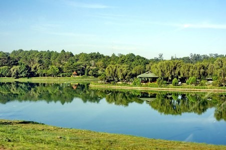 Schöner und attraktiver See Xuan Huong in Da Lat - ảnh 6