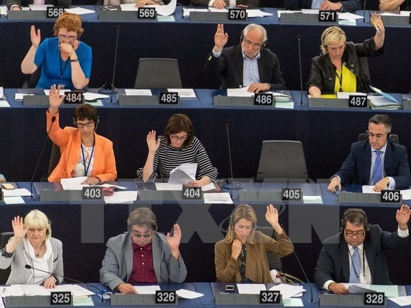 EU-Parlament ratifiziert Abkommen mit Kuba - ảnh 1