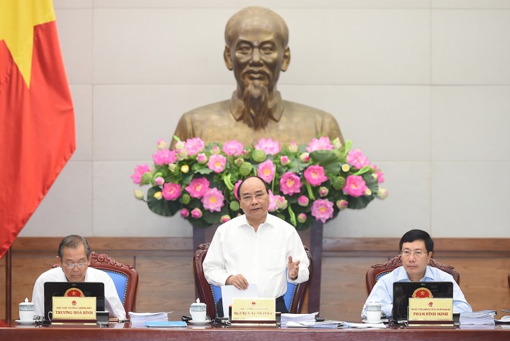 Ministerien und Branchen setzen weiterhin verstärkt wichtige Aufgaben um - ảnh 1