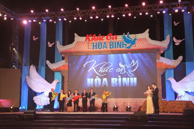 Feier zum 45. Jahrestag der Unterzeichnung des Pariser-Abkommens - ảnh 1