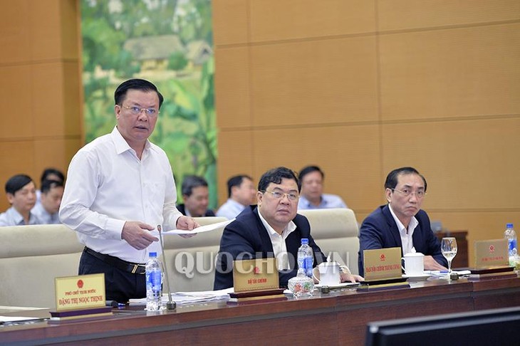 Ständiger Parlamentsausschuss diskutiert Bericht der Regierung über die Verschwendungsbekämpfung - ảnh 1