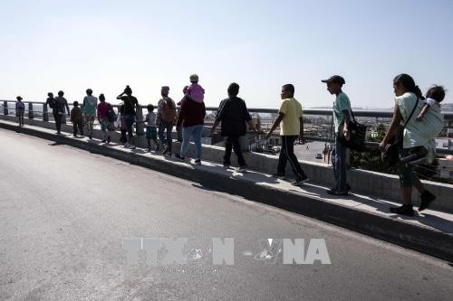 USA: Zehntausende Menschen protestieren gegen Einwanderungspolitik des Präsidenten Donald Trump - ảnh 1
