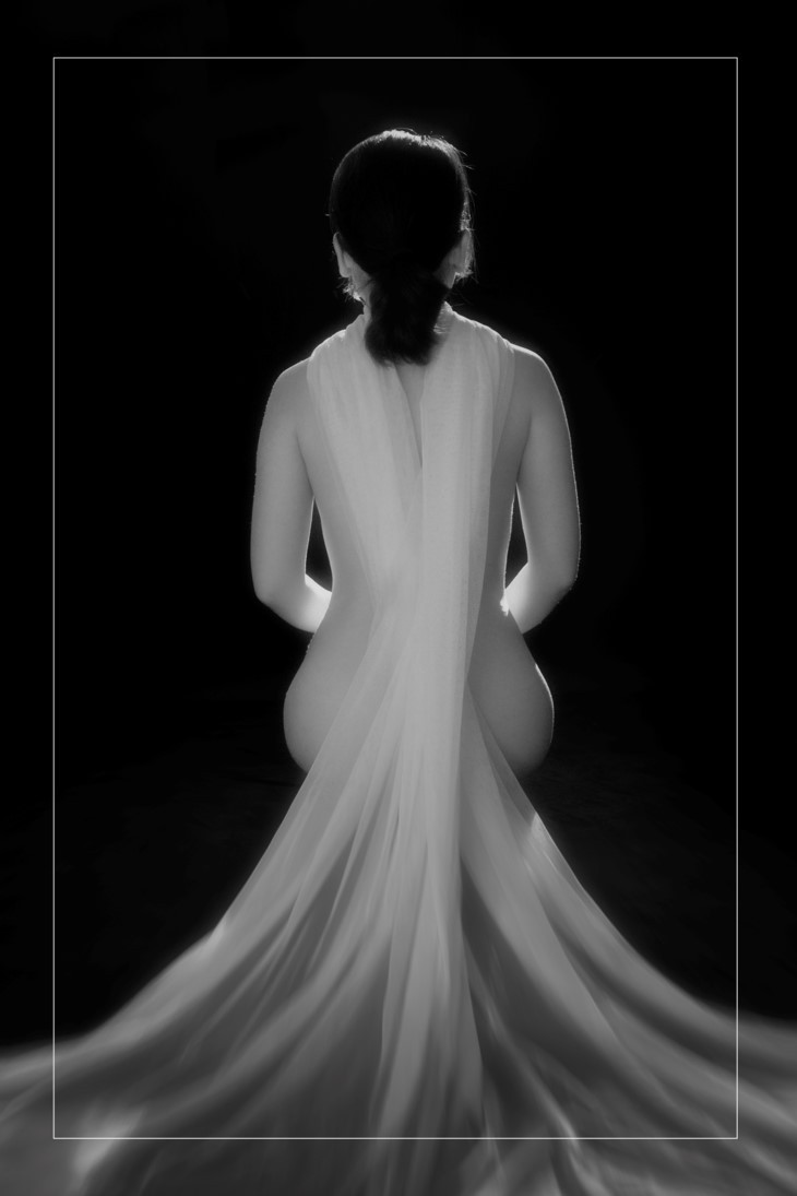 Blick auf die erste Ausstellung von Aktfotos in Vietnam - ảnh 2