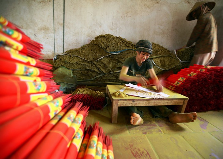 Die Schönheit bei der Arbeit der vietnamesischen Frauen - ảnh 2