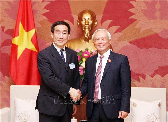 Vize-Parlamentspräsident Uong Chu Luu empfängt Delegation des chinesischen Nationalen Volkskongresses - ảnh 1