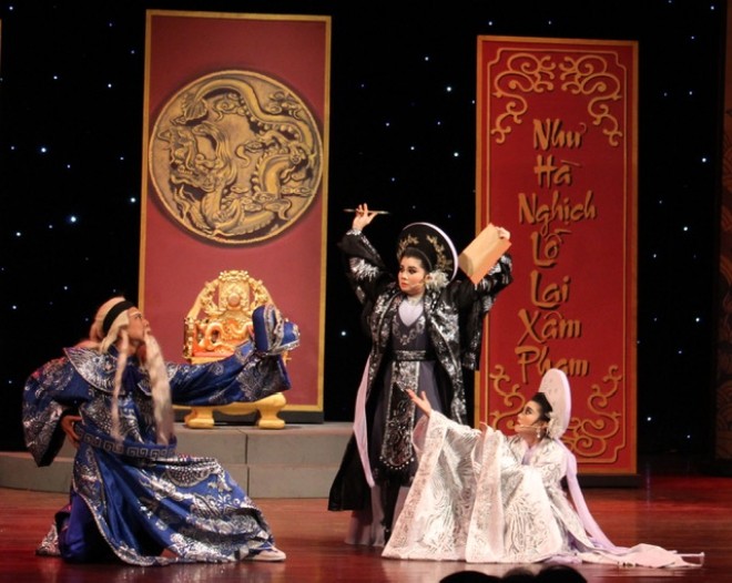 Vorführung des Kunstprogramms “Cai luong- die 100-jährige Herkunft” - ảnh 1